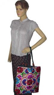 EMBROIDERY SHOULDER BAG