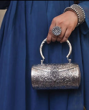 Silver color carving metal round clutch purse