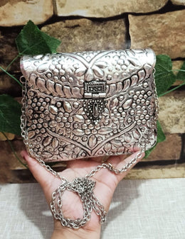Engraving silver color metal box clutch purse
