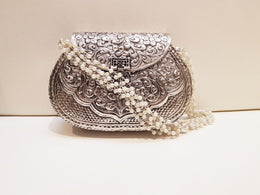 INDIAN METAL VINTAGE CLUTCH PURSE