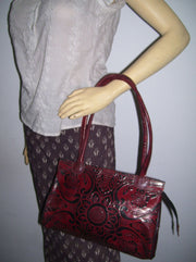 MEDIUM UMBRELLA LEATHER BAG