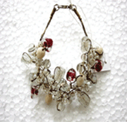 WHITE GLASS BEAD BRACELET