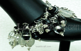 GLASS BEAD BRACELET