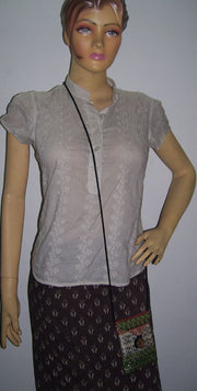 SEQUENCE EMBROIDERY BORDER MOBILE POUCH
