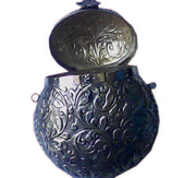VINTAGE PURSE BRASS WROUGHT WITH SPHERICAL SHAPE BAG