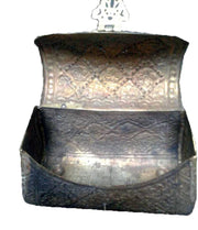 VINTAGE PURSE BRASS ENGRAVED CLUTCH BAG