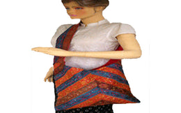 EMBROIDED BORDER HIPPI BAG