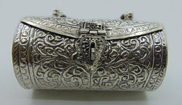 Brass Hand Carving Silver Plated Round Box Clutch