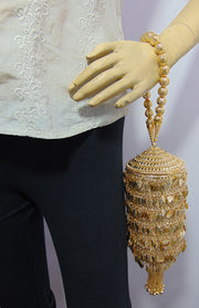 Metal mesh leaf hanging potli bag