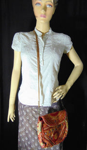 RANA EMBROIDERY CLUTCH BAG