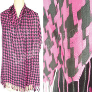 BIG HOUNDSTOOTH STOLE