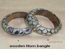HORN BANGLE WITH WOOD