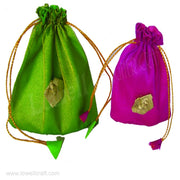 ORGANZA POUCH WITH FLOWER