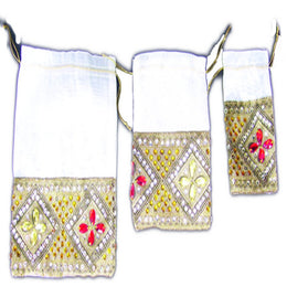 BEADED BORDER ORGANZA GIFT POUCH