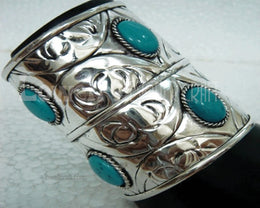 STONE STUDDED CUFF