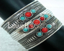 ANTIQUE METAL CUFF