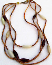 GLASS BEADED NECKLACE