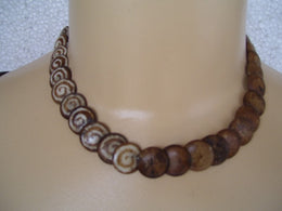 BONE NECKLACE WITH EARRING