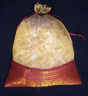LARGE ORGANZA POUCH WITH 1 BORDER