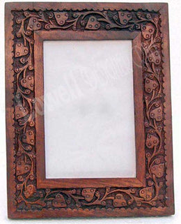 WOODEN CARVED PHOTO FRAME